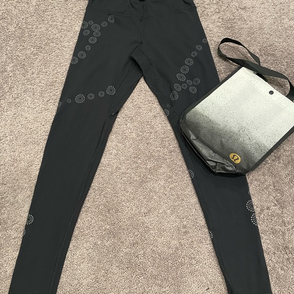 Lululemon - Picture 4 of 4